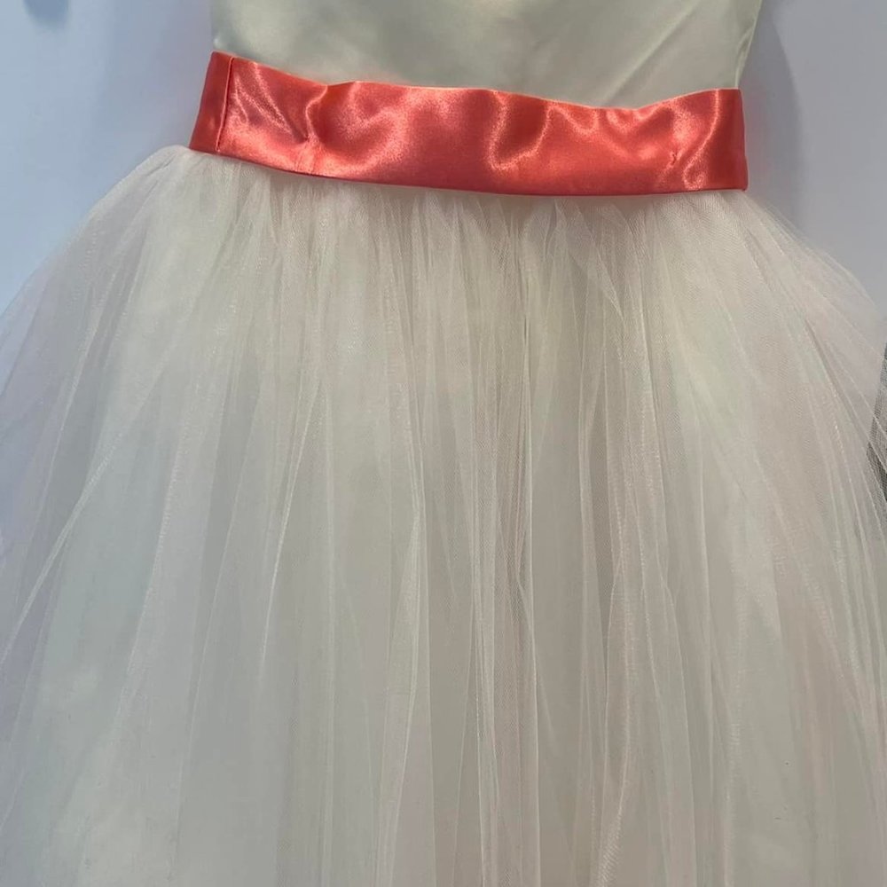 GIRLS DRESS sz. 4. PAGAENT/DRESS UP  sz. 4 LIKE NEW